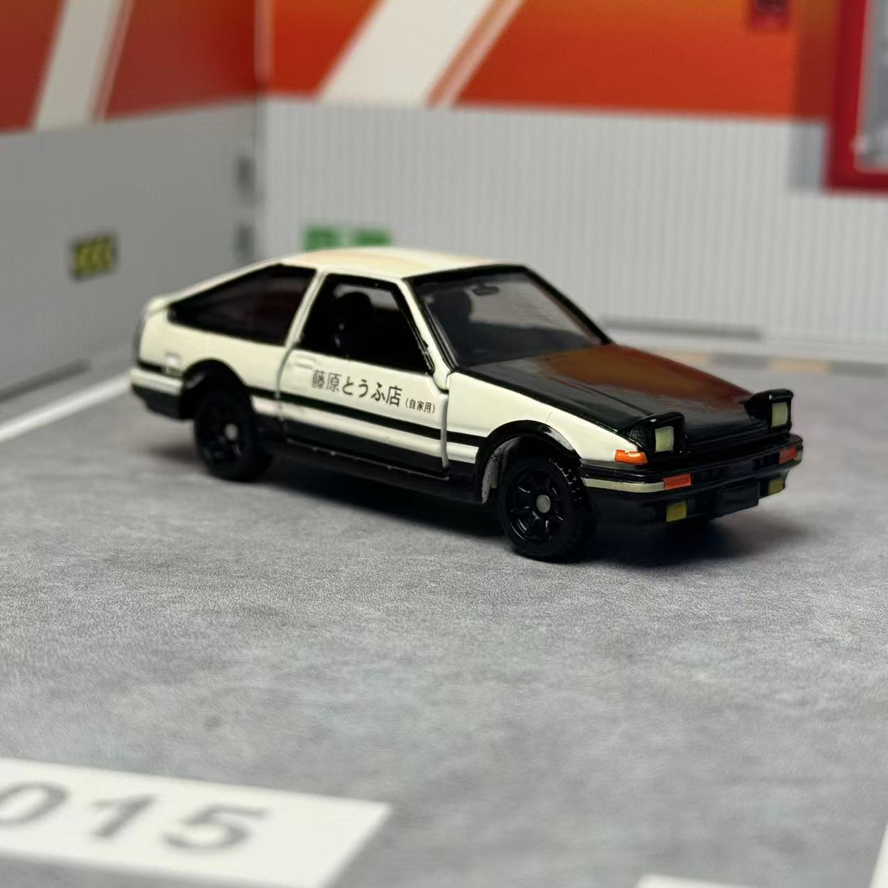 تاكارا تومي توميكا رقم 145 سلس - مراجعة Model Kit Ae86 وسعره