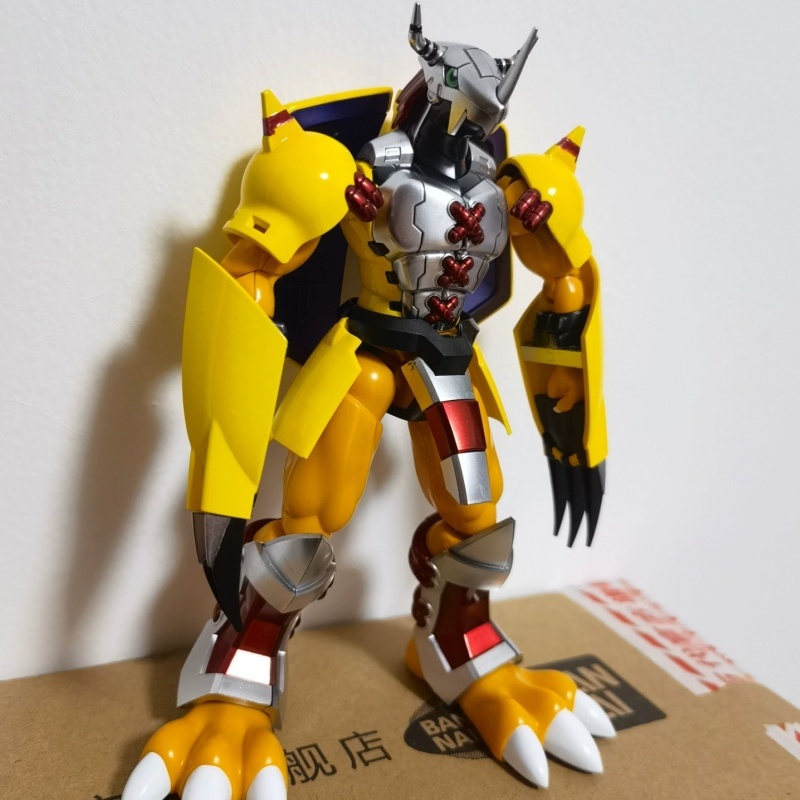 بانداي حقيقية الشكل الارتفاع F - مراجعة Model Kit Medabots وسعره