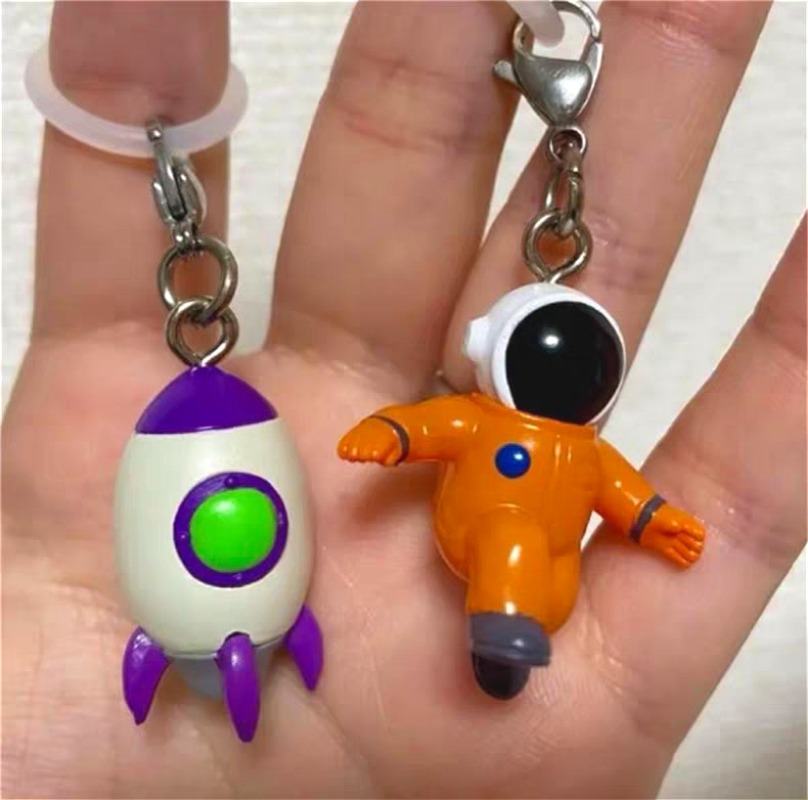 ألعاب كبسولة أصلية كاواي أصدقا - مراجعة Model Kit Ufo وسعره